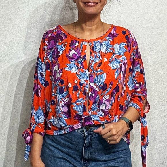 Free People Red Floral Twist Front Oversized Top Sz S - Picture 1 of 11